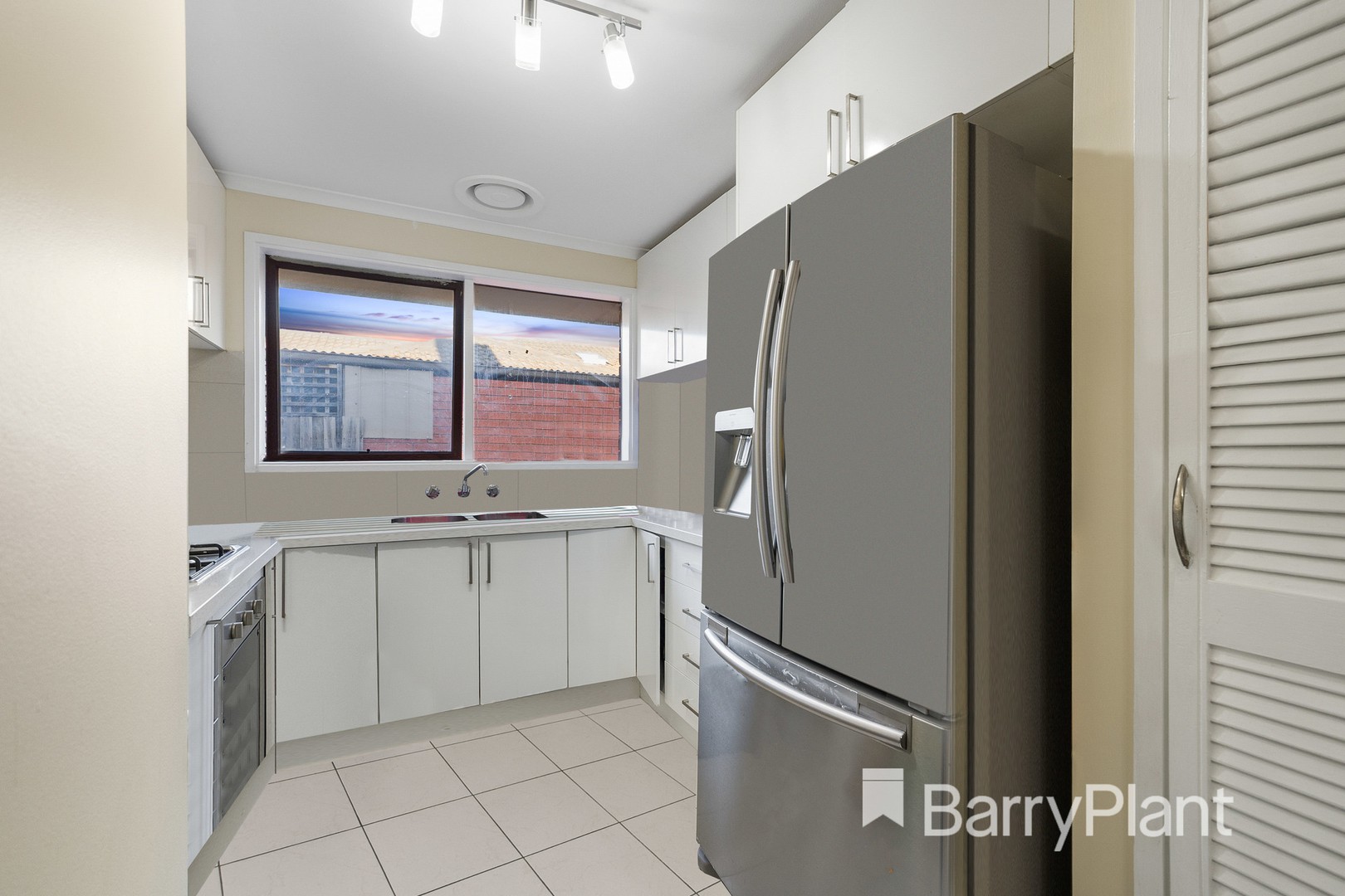 18 Clarice CloseSt Albans, VIC 3021, St Albans - Thumbnail 2