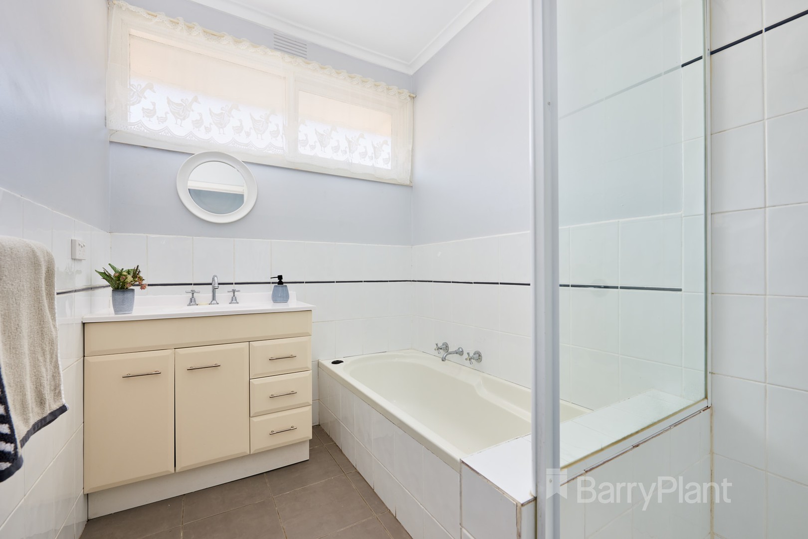 4 Hilary CourtNoble Park, VIC 3174, Noble Park - Thumbnail 8