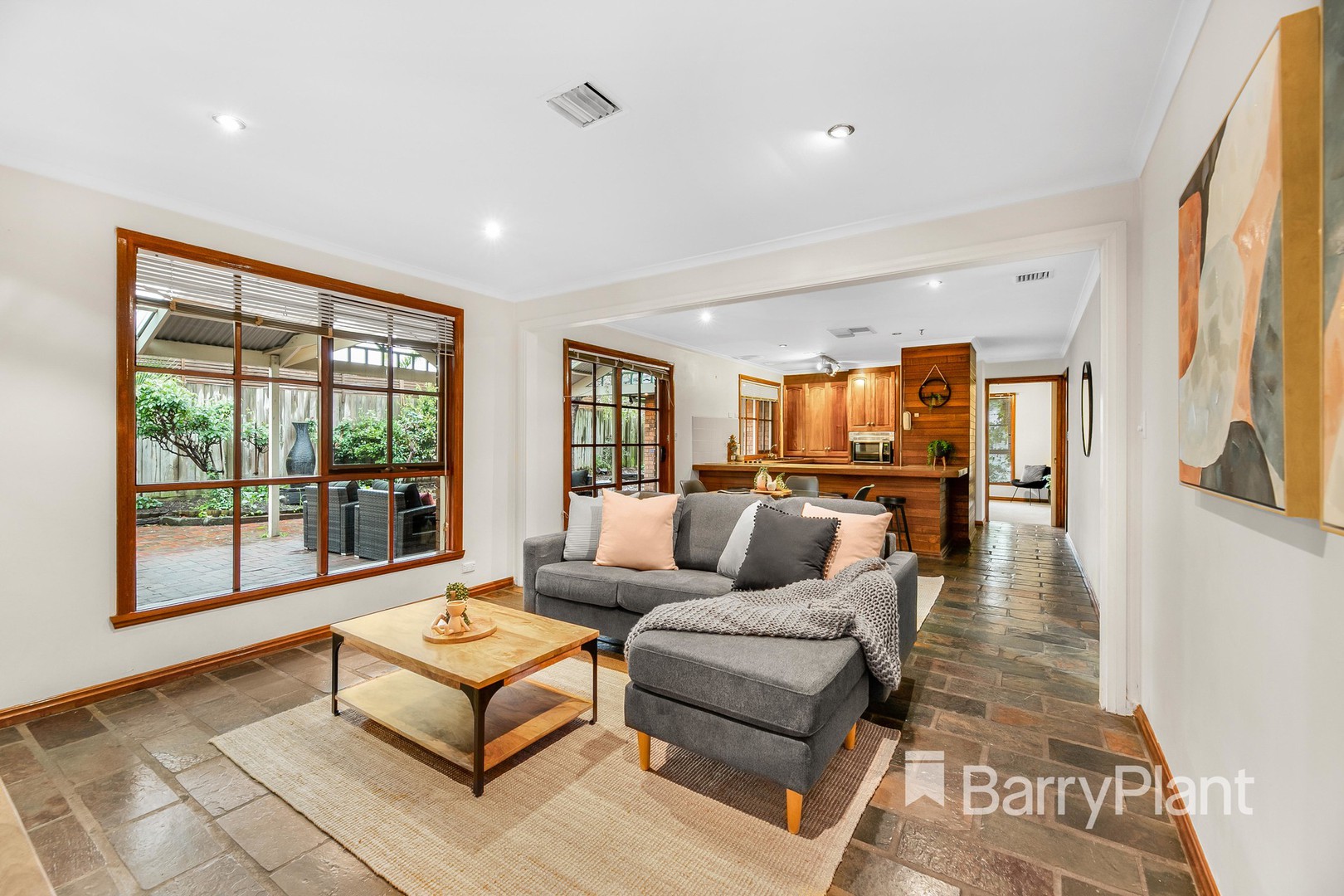 10 Endeavour PlaceWantirna South, VIC 3152, Wantirna South - Thumbnail 2