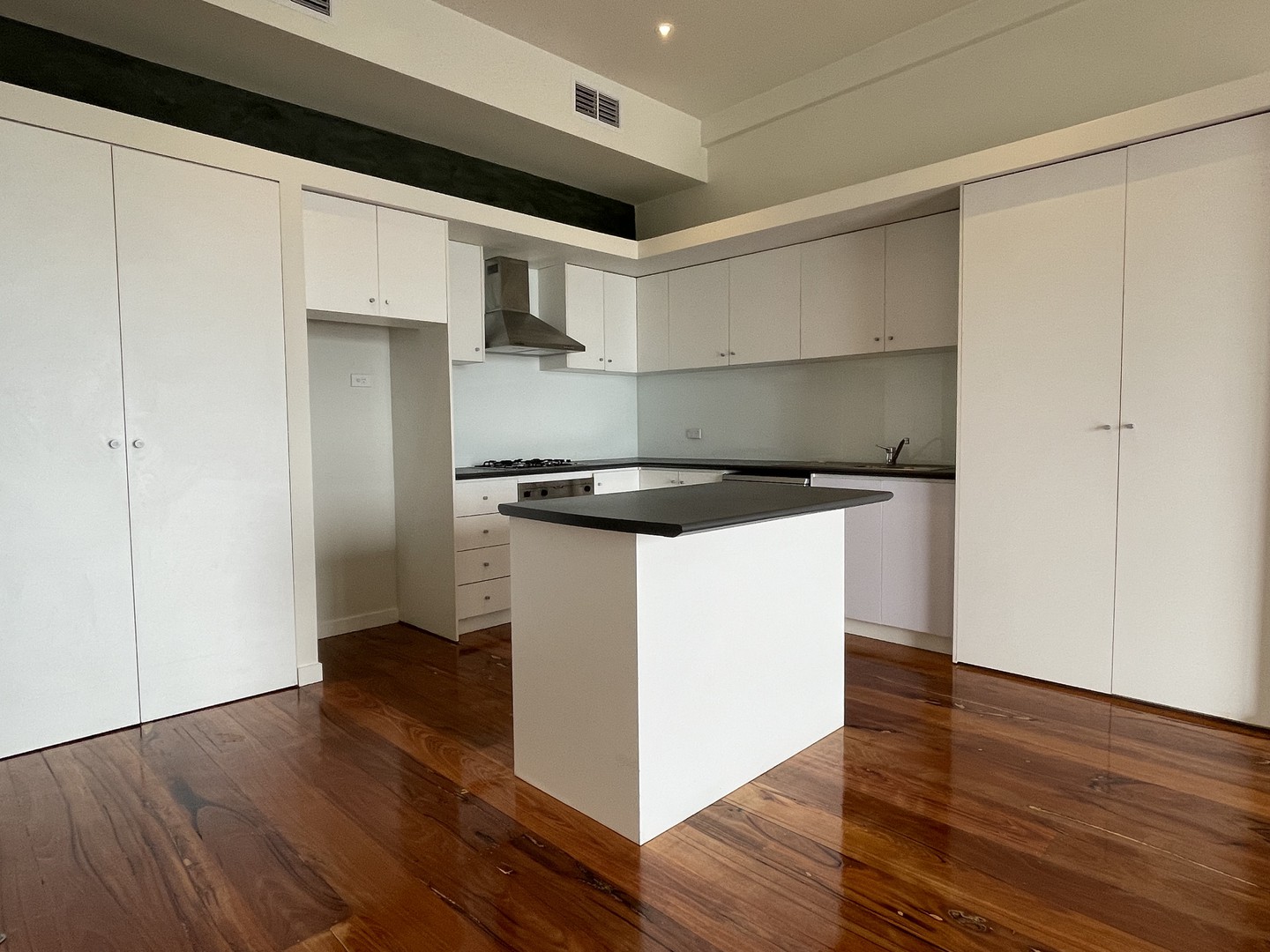 10/555 Main  Street, Mordialloc, VIC 3195 - Thumbnail 2 - 29/09/2021