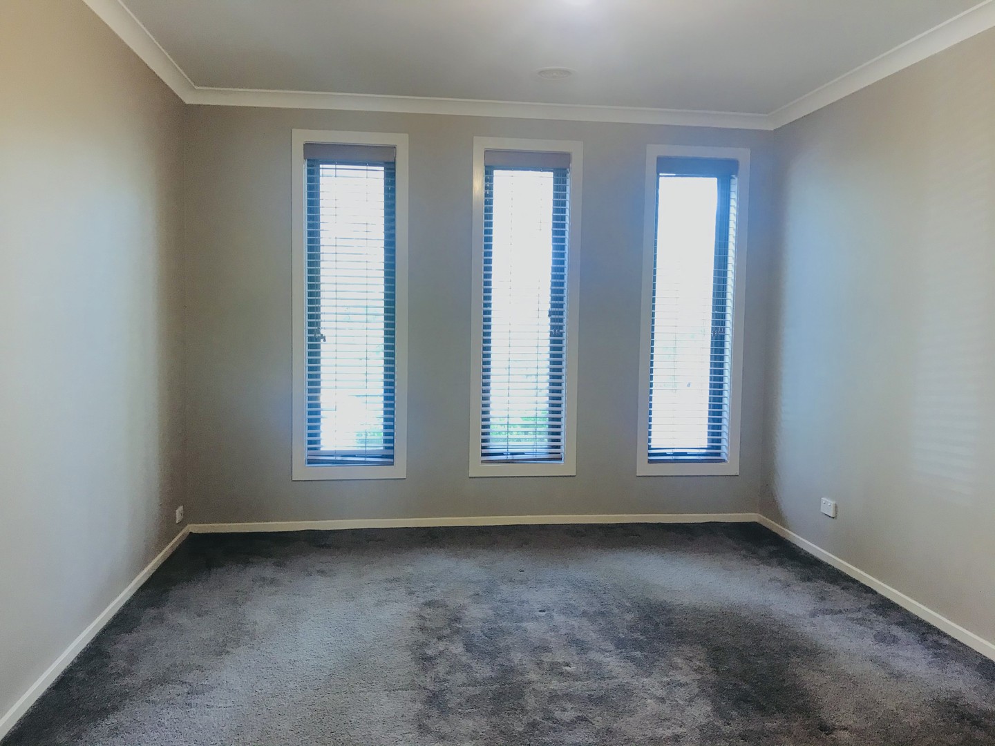 98 Edgevale Way, Tarneit, VIC 3029 - Thumbnail 1 - 30/09/2021