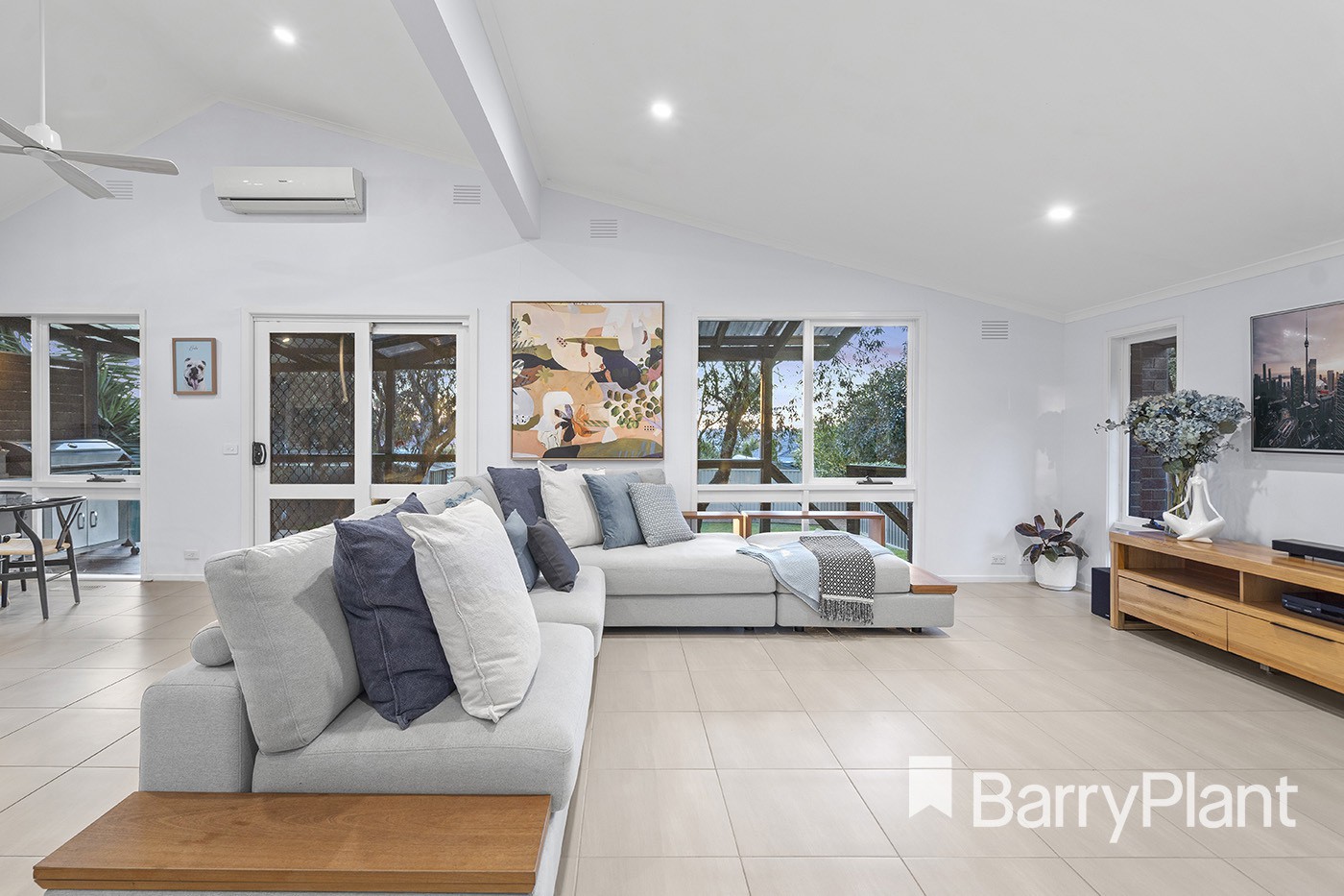 17 Rolloway RiseChirnside Park, VIC 3116, Chirnside Park - Thumbnail 2