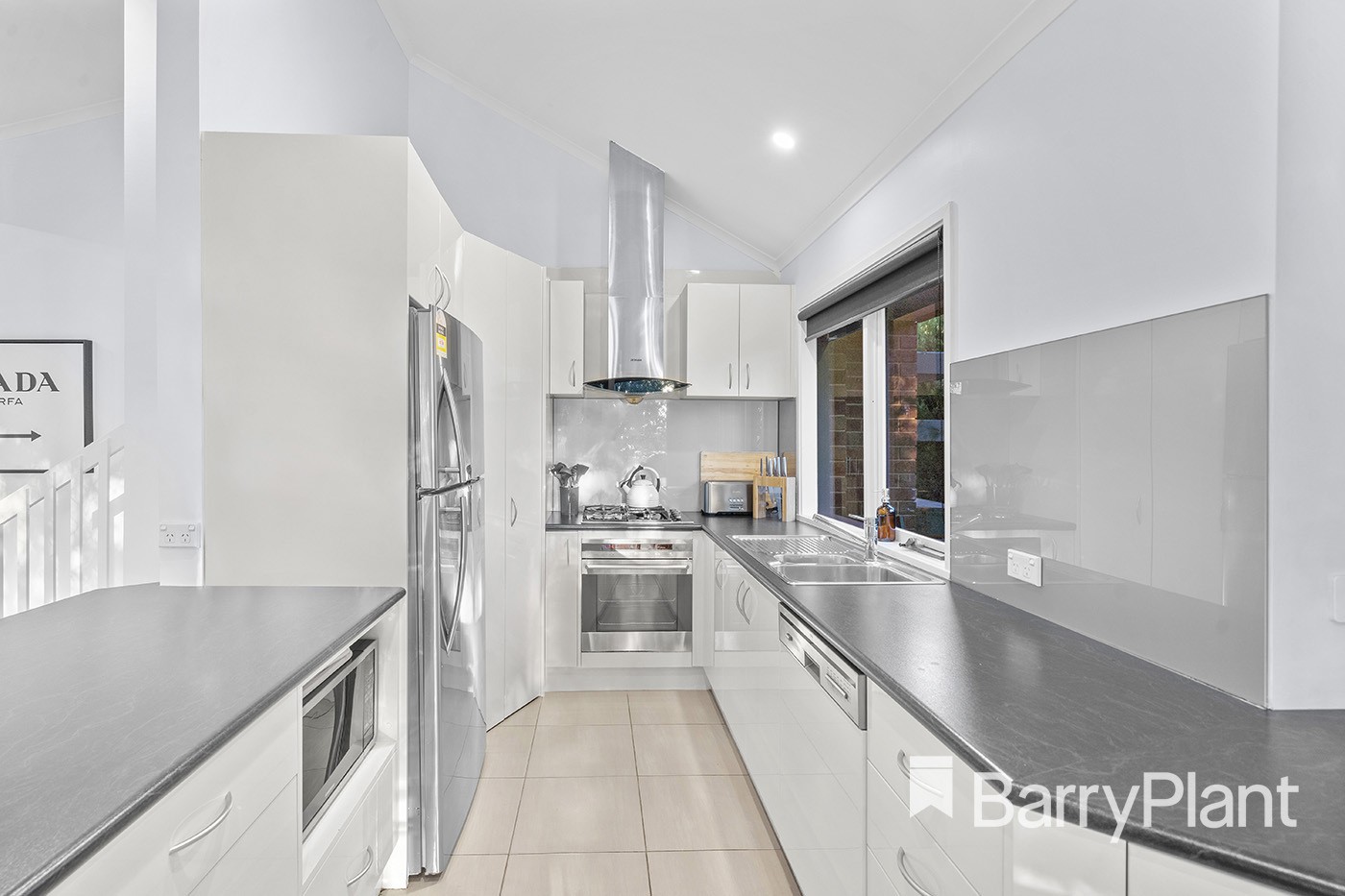 17 Rolloway RiseChirnside Park, VIC 3116, Chirnside Park - Thumbnail 3
