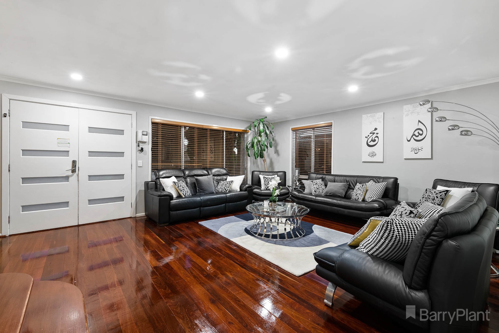 14 London CrescentNarre Warren, VIC 3805, Narre Warren - Thumbnail 2