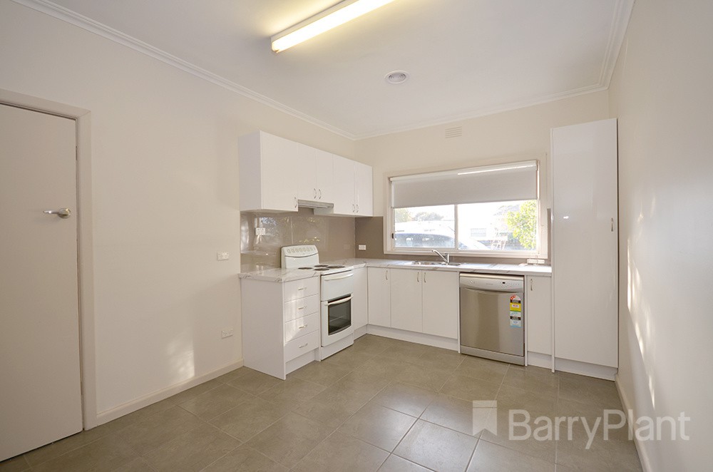48 Victory Avenue, Alfredton, VIC 3350 - Thumbnail 2 - 01/10/2021
