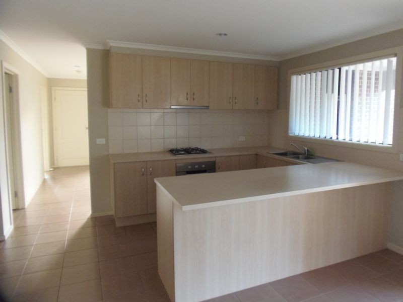 16 Balmain Circuit, Taylors Hill, VIC 3037 - Thumbnail 1 - 04/10/2021