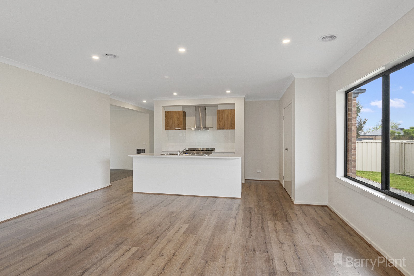 10a Sullivan Street, Ascot, VIC 3551 - Thumbnail 2 - 04/10/2021