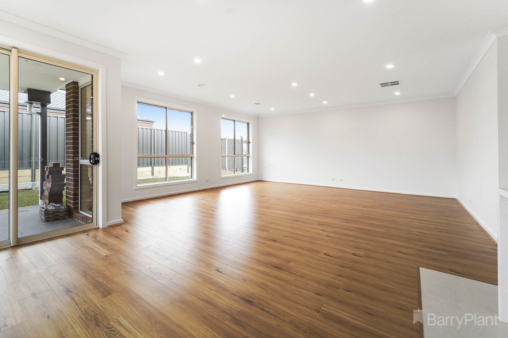 5 Lexington Parade, Berwick, VIC 3806 - Thumbnail 1 - 05/10/2021