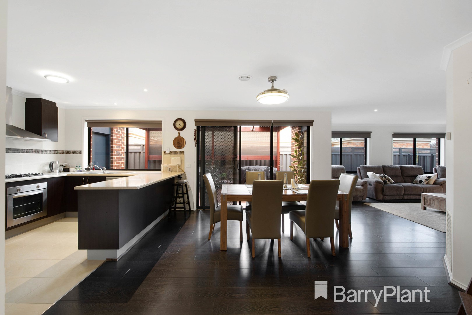 10 Bellfield CourtManor Lakes, VIC 3024, Manor Lakes - Thumbnail 3