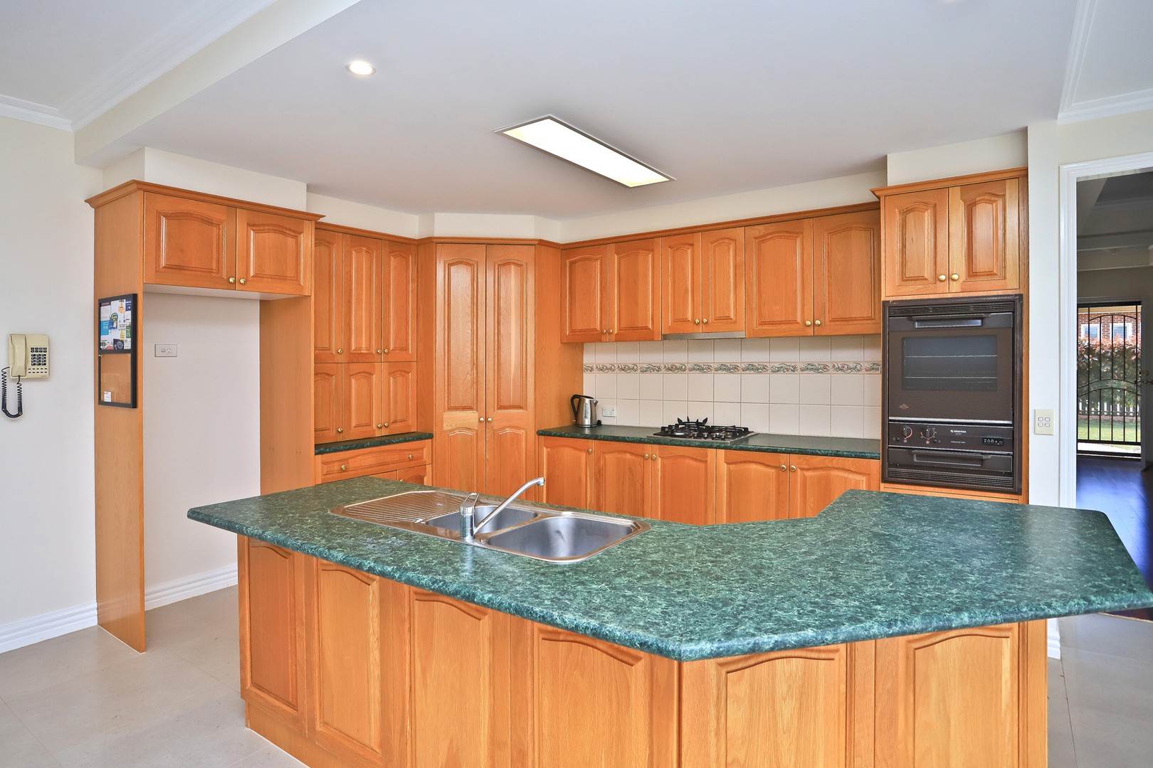 7 Queensberry Court, Hillside, VIC 3037 - Thumbnail 1 - 05/10/2021