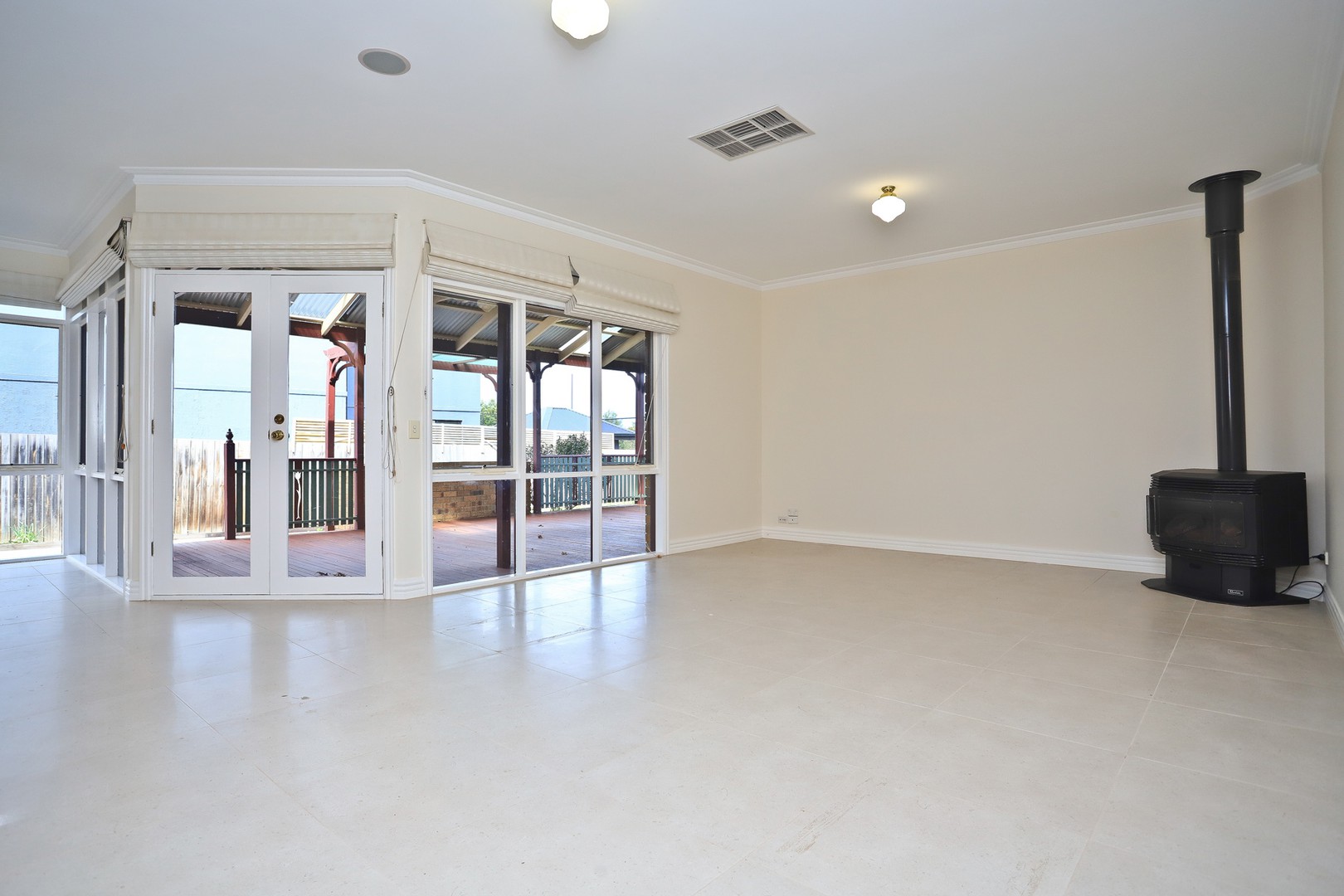 7 Queensberry Court, Hillside, VIC 3037 - Thumbnail 2 - 05/10/2021