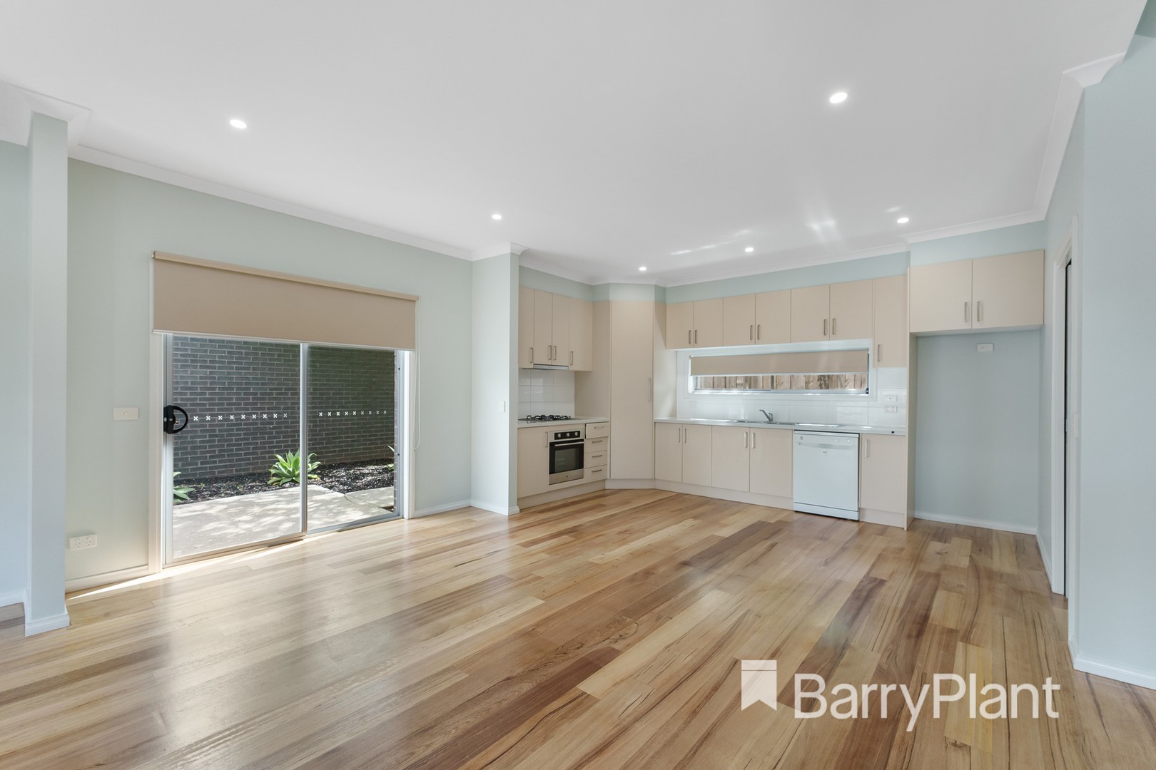 2/39 Glendenning StreetSt Albans, VIC 3021, St Albans - Thumbnail 3
