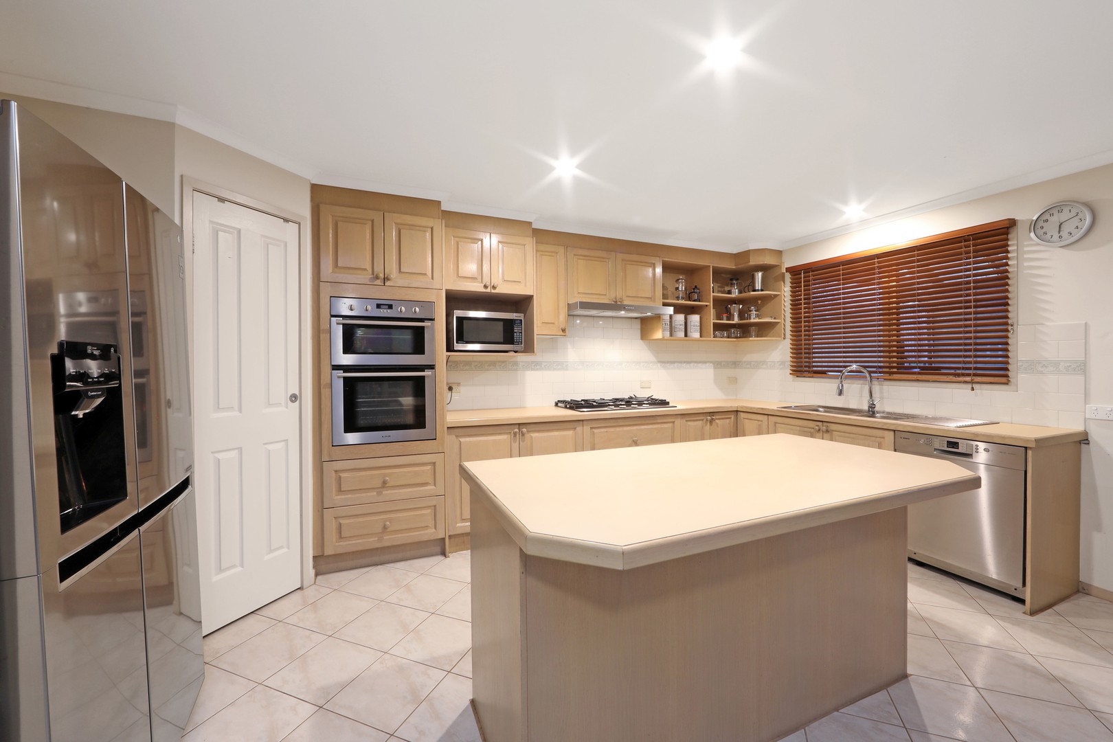 48 Lakesfield DriveLysterfield, VIC 3156, Lysterfield - Thumbnail 4