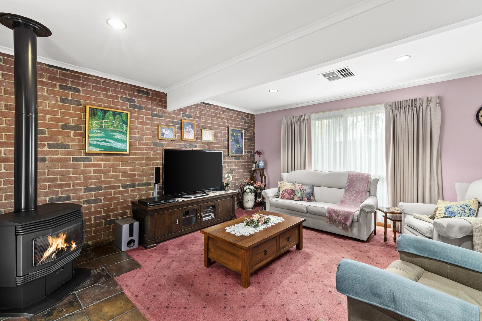 11 McClelland DriveMill Park, VIC 3082, Mill Park - Thumbnail 2