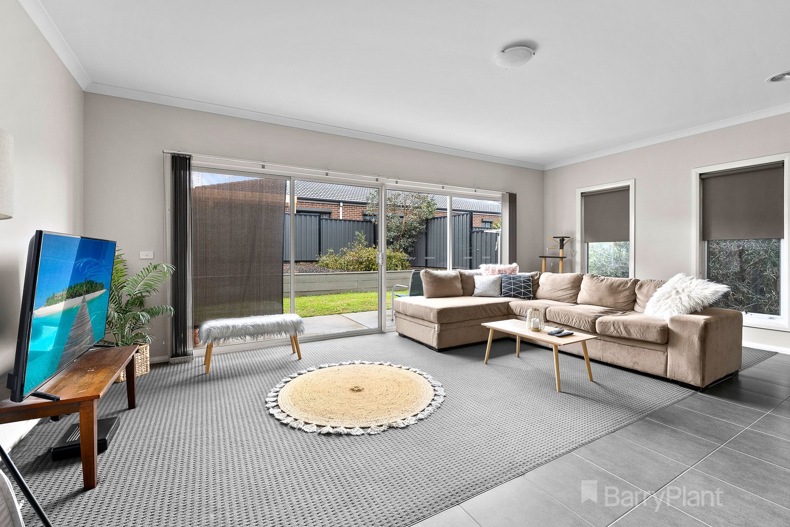 99 Havana Parade, Pakenham, VIC 3810 - Thumbnail 2 - 05/10/2021