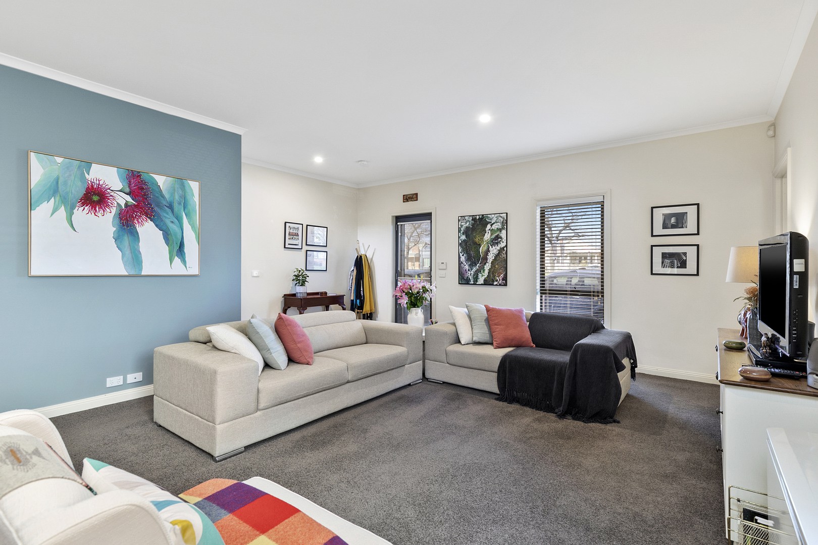 73a Victoria Street, Ballarat East, VIC 3350 - Thumbnail 2 - 05/10/2021