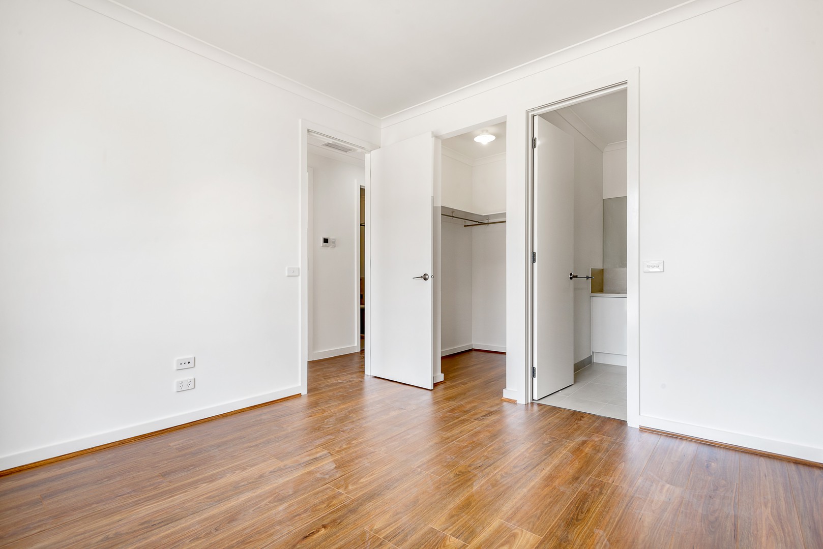 3 Thaine Way, Doreen, VIC 3754 - Thumbnail 2 - 06/10/2021