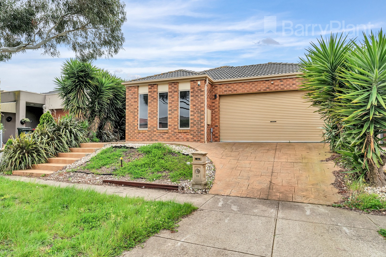 33 Beechworth Avenue, Greenvale, VIC 3059 - Thumbnail 1 - 06/10/2021