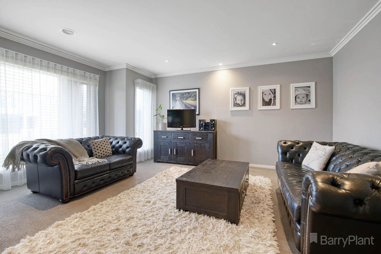 4 Reidel Avenue, Pakenham, VIC 3810 - Thumbnail 2 - 08/10/2021