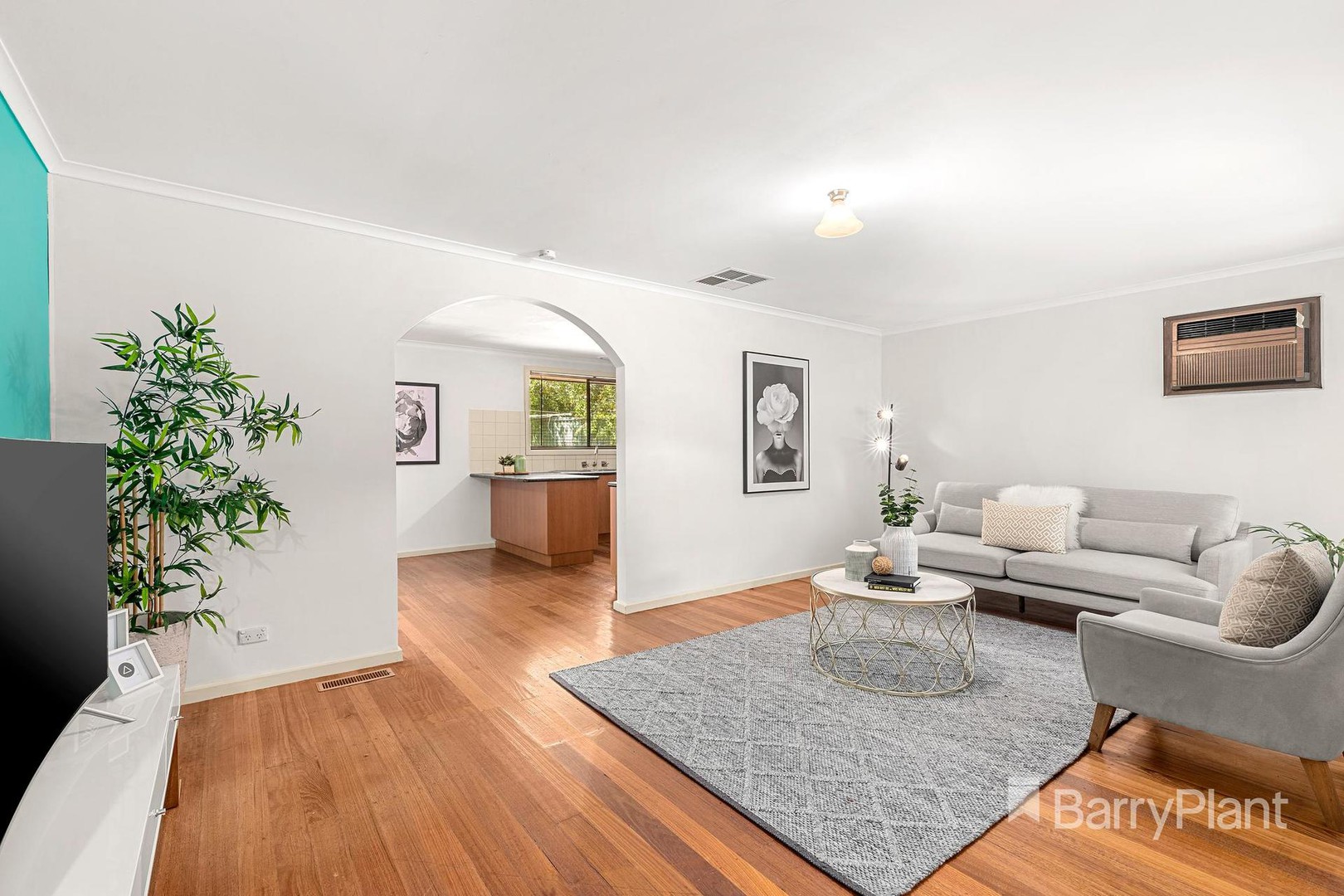 12 Cuthbert DriveMill Park, VIC 3082, Mill Park - Thumbnail 2
