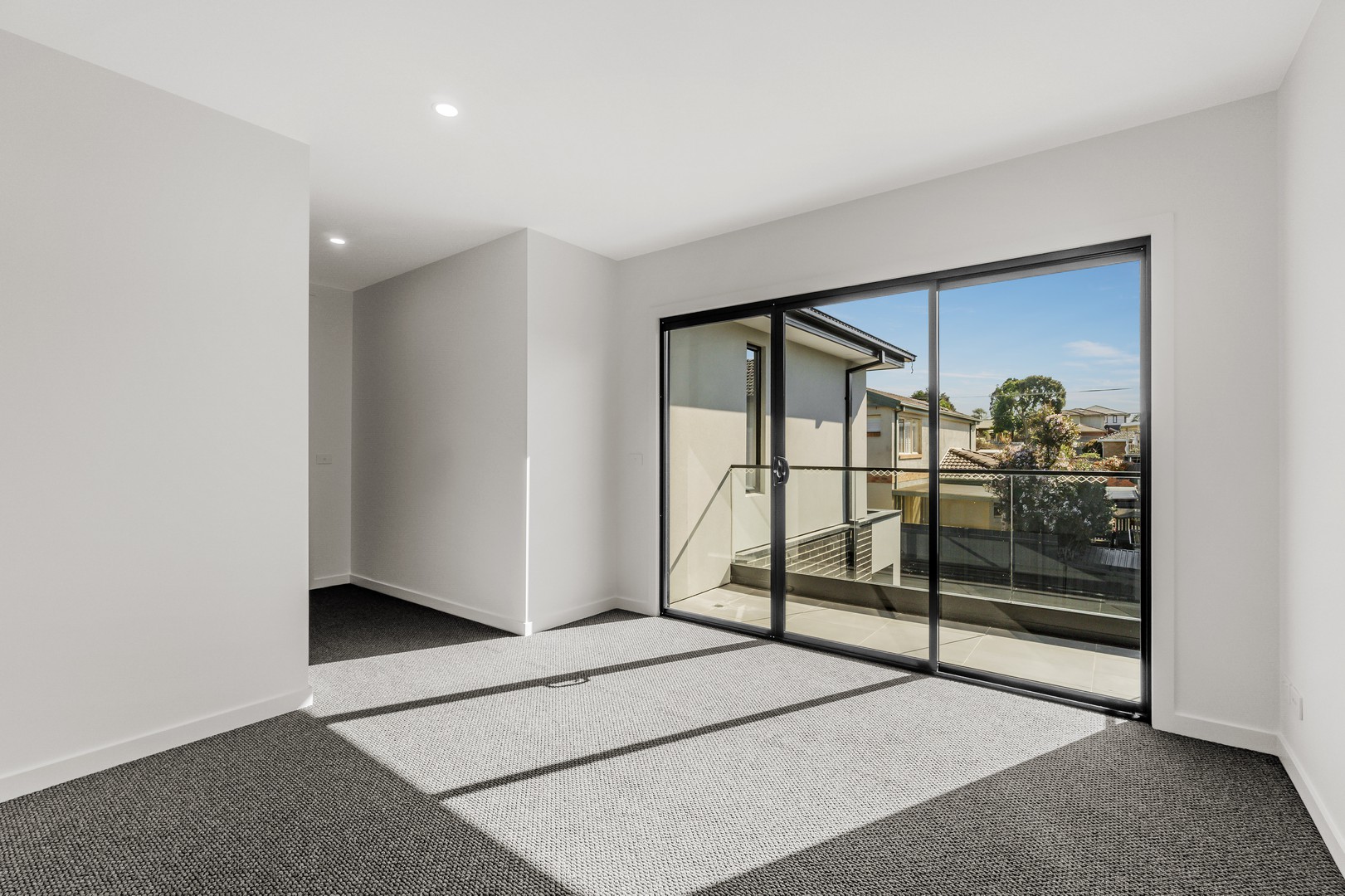 2/71 Blackburn Road, Doncaster East, VIC 3109, Doncaster East - Thumbnail 4