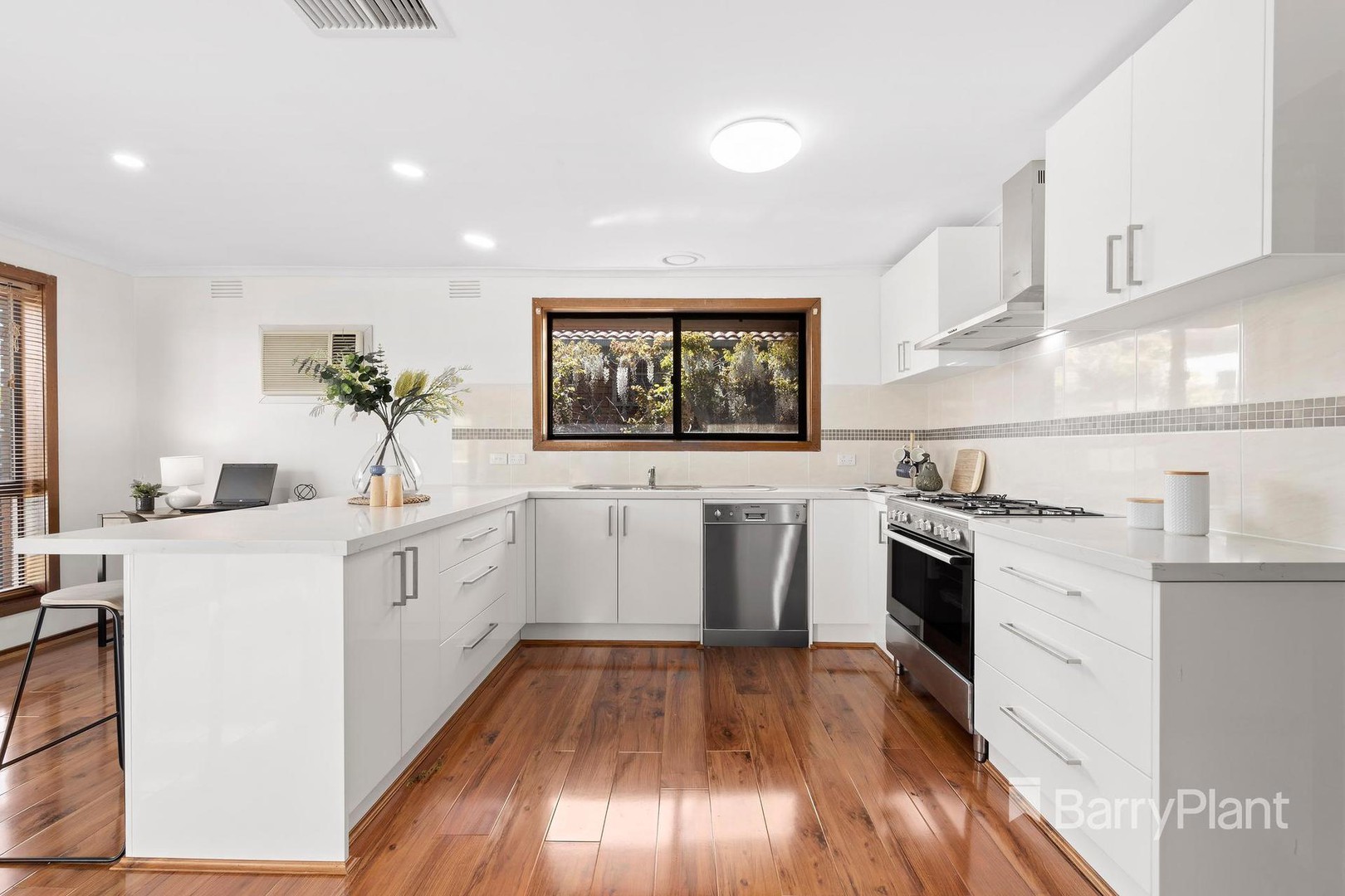 37 Mill Park DriveMill Park, VIC 3082, Mill Park - Thumbnail 5