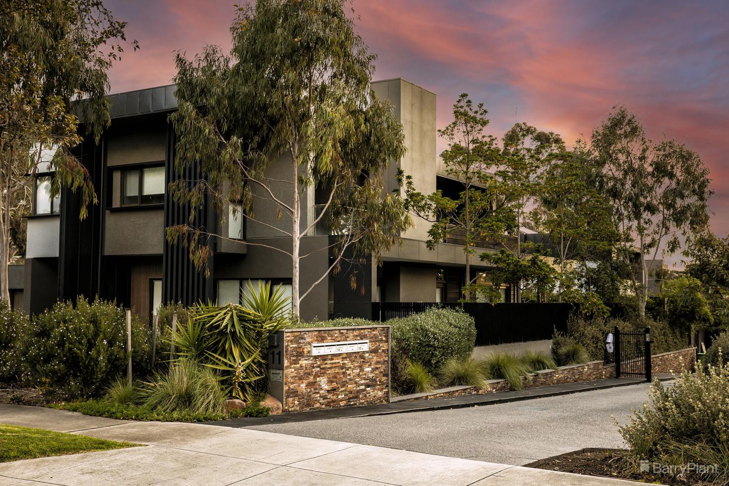 2/11 Clark Road, Ivanhoe, VIC 3079, Ivanhoe - Thumbnail 3
