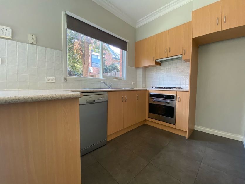 4/3 Lake Grove, Coburg, VIC 3058 - Thumbnail 1 - 14/10/2021