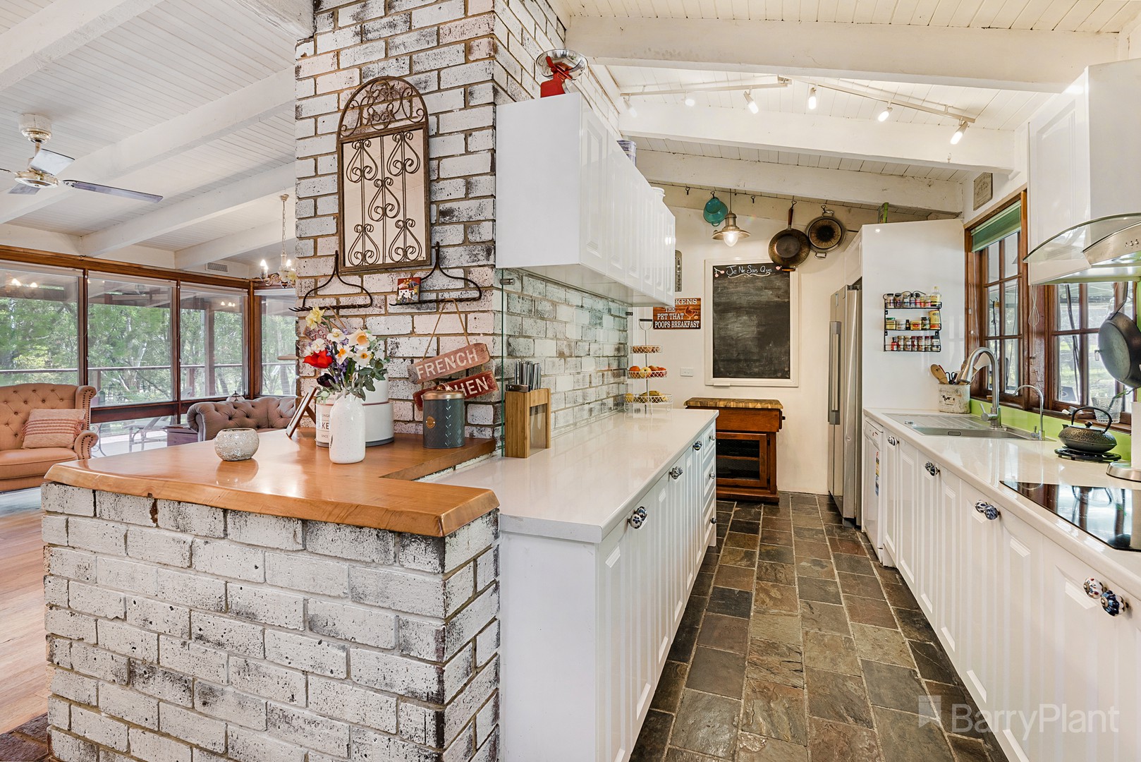 23 Strathclyde CrescentWoodend, VIC 3442, Woodend - Thumbnail 4