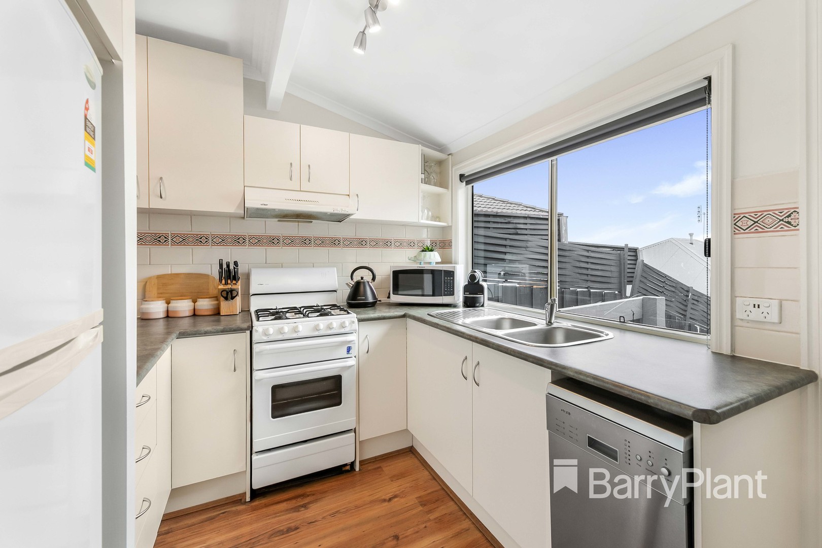 1/1 Velden AvenueFerntree Gully, VIC 3156, Ferntree Gully - Thumbnail 4