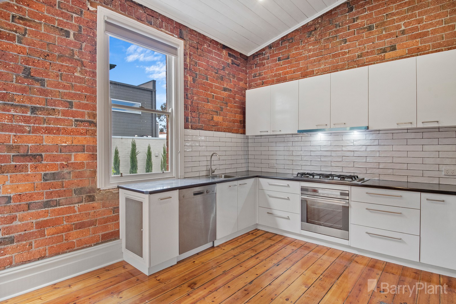 211 Barnard Street, Bendigo, VIC 3550 - Thumbnail 2 - 15/10/2021