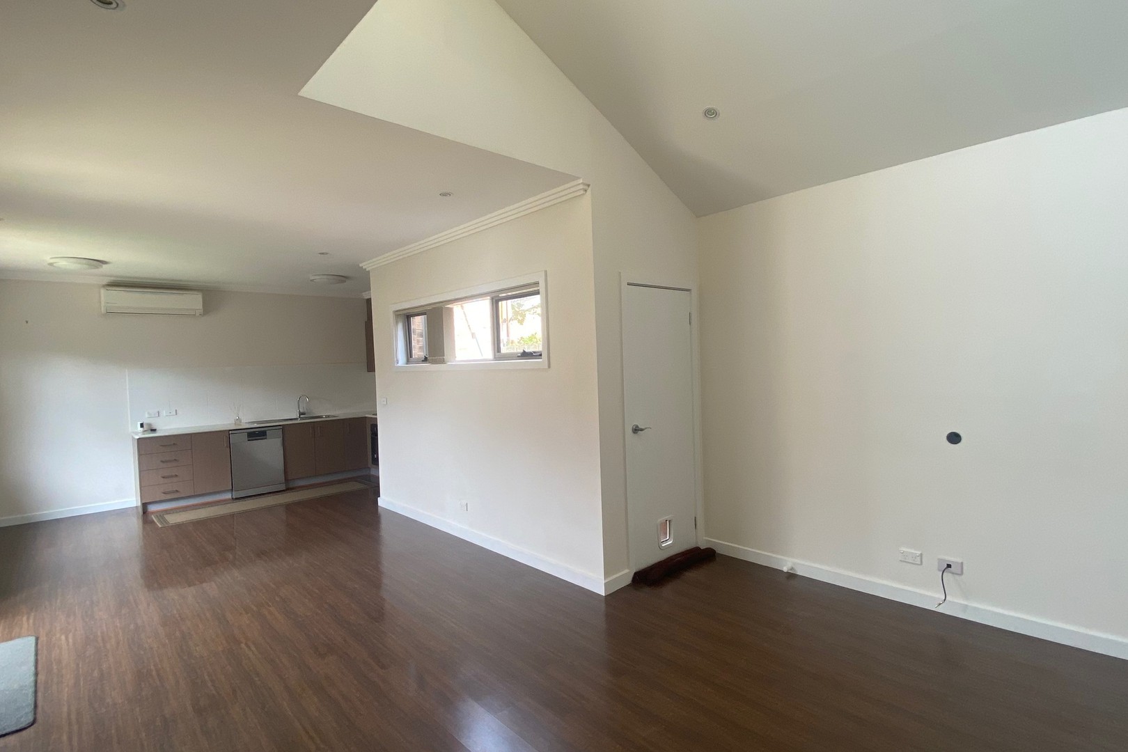 2/16 Crookston Road, Reservoir, VIC 3073, Reservoir - Thumbnail 4