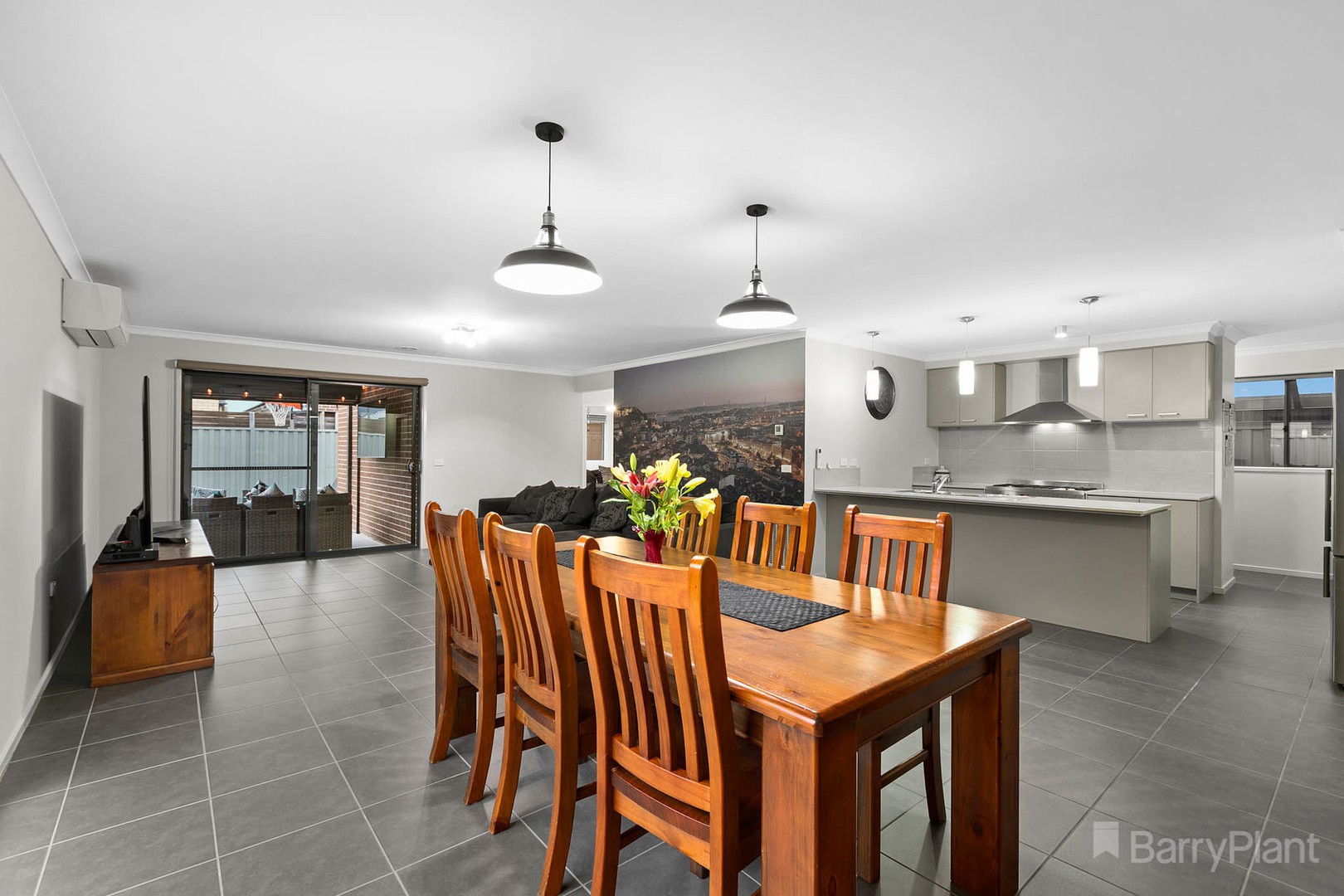 72 McEwan DriveCranbourne East, VIC 3977, Cranbourne East - Thumbnail 5