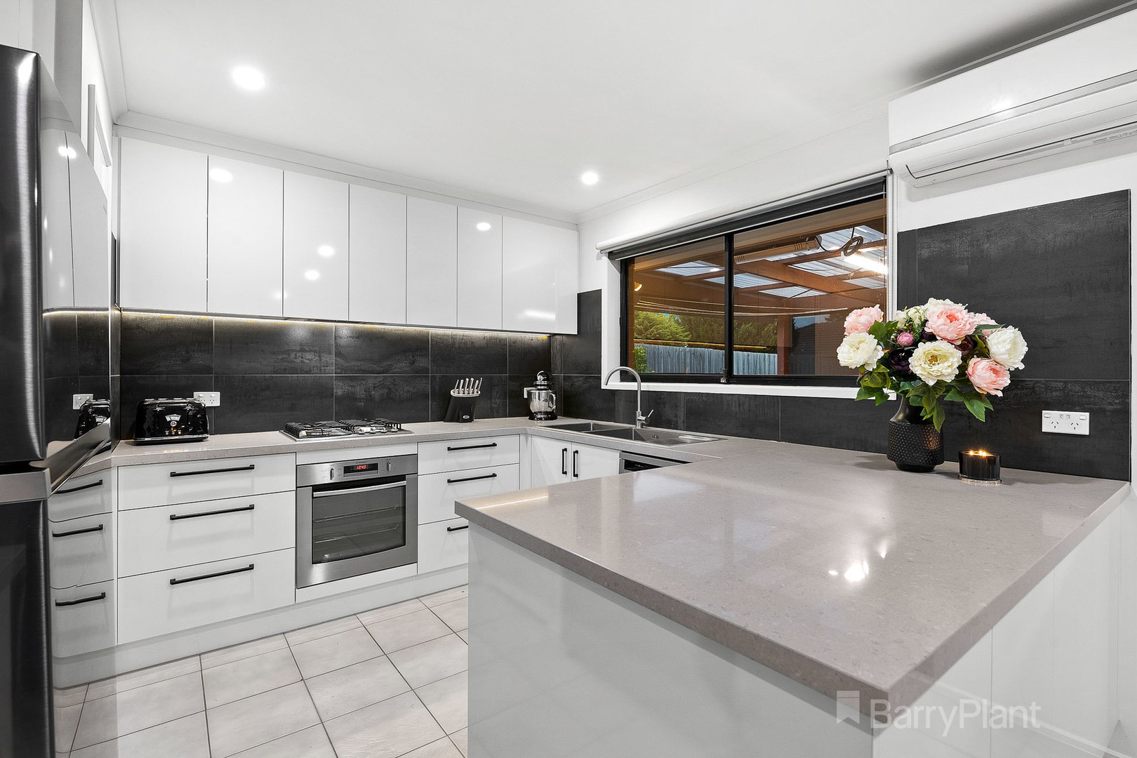 2 Aristotle CourtNarre Warren, VIC 3805, Narre Warren - Thumbnail 5