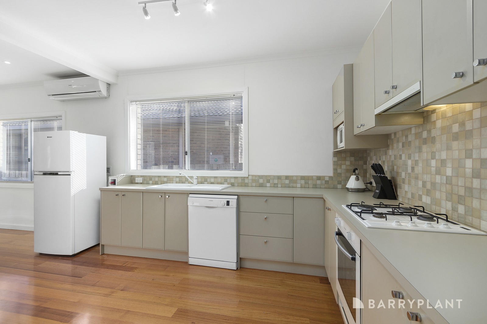 1/1 Dorothy Grove, Ferntree Gully, VIC 3156, Ferntree Gully - Thumbnail 5
