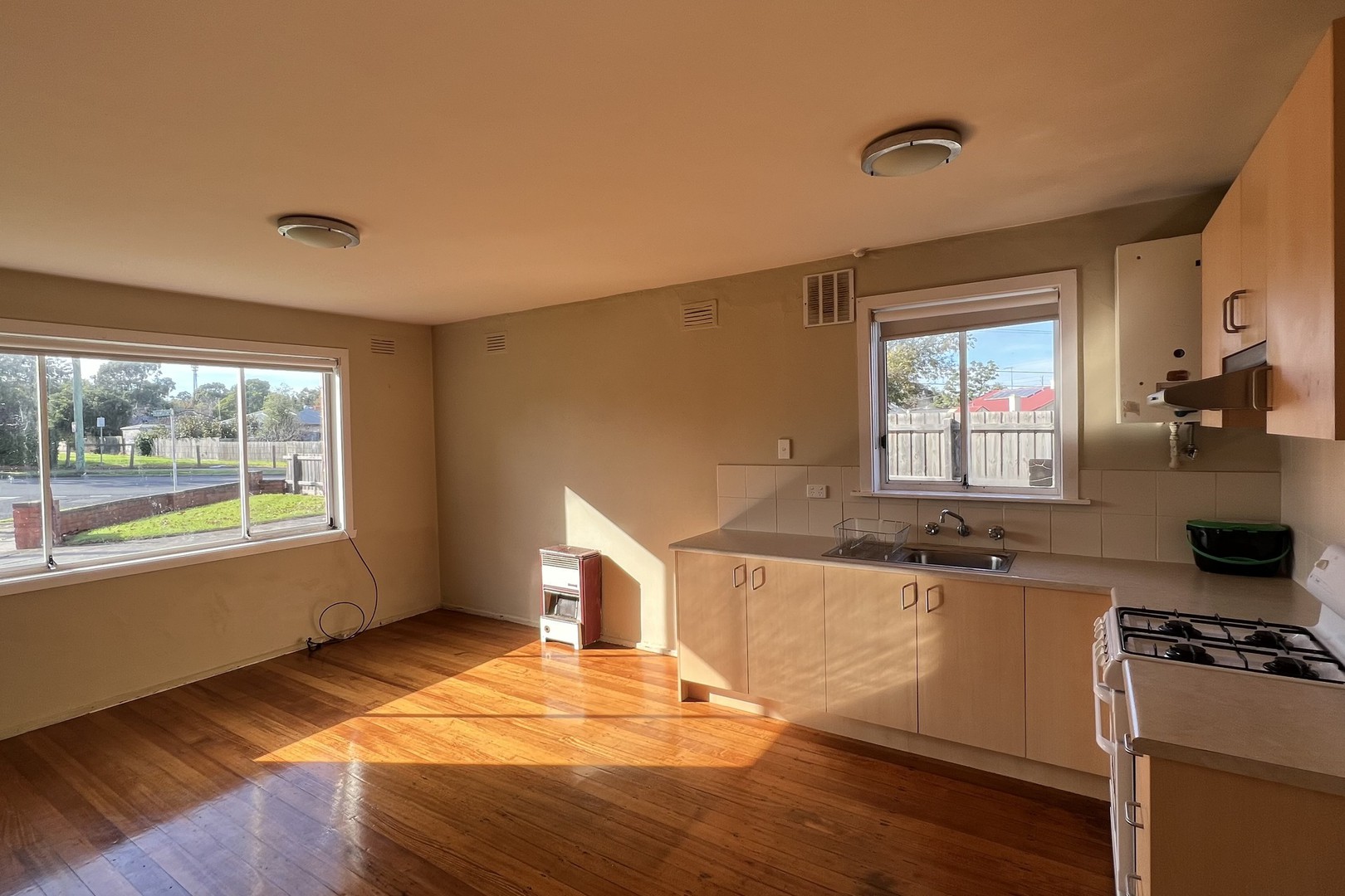 1/1 Frankston Street, Reservoir, VIC 3073 - Thumbnail 2 - 05/06/2023