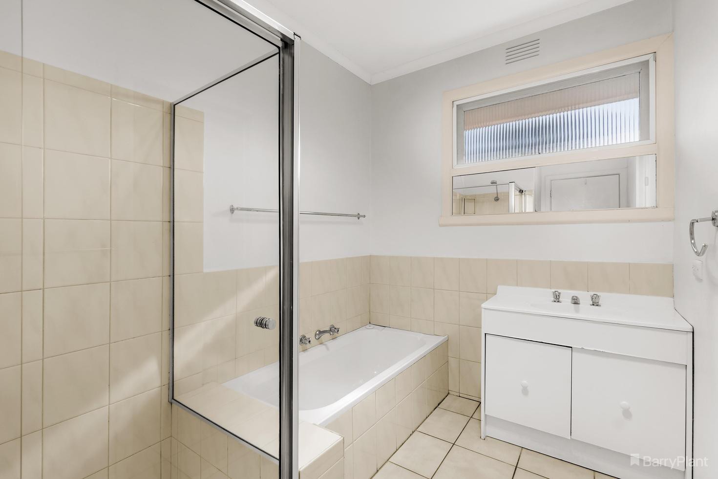 1/1 Norma Road, Forest Hill, VIC 3131, Forest Hill - Thumbnail 2