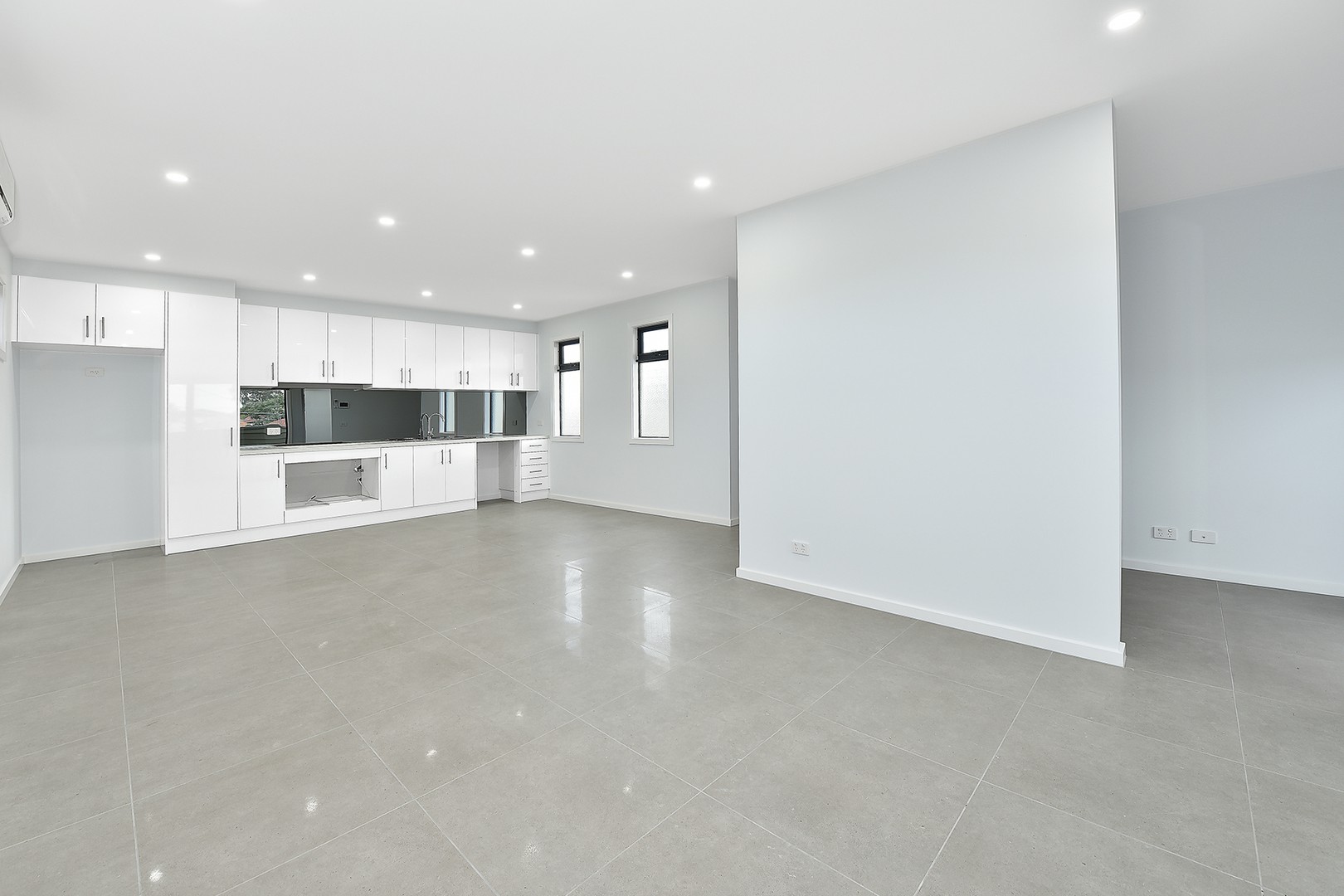 1/1 Park Street, Coburg, VIC 3058, Coburg - Thumbnail 2