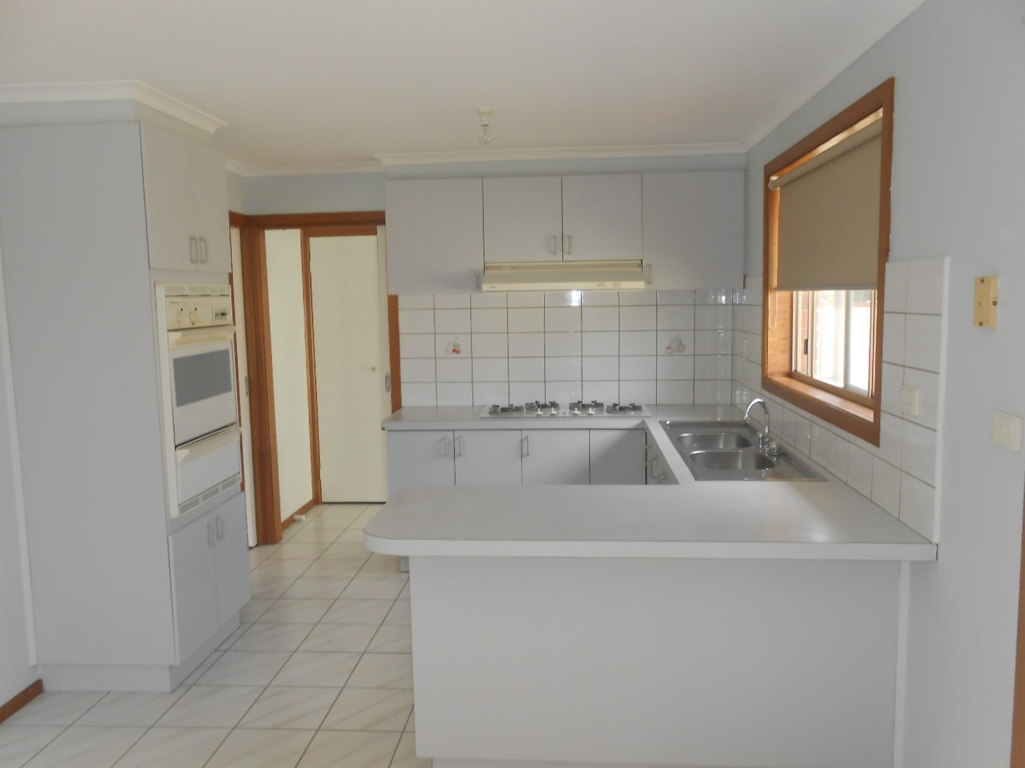 1/1 Shakespeare Drive, Delahey, VIC 3037, Delahey - Thumbnail 2