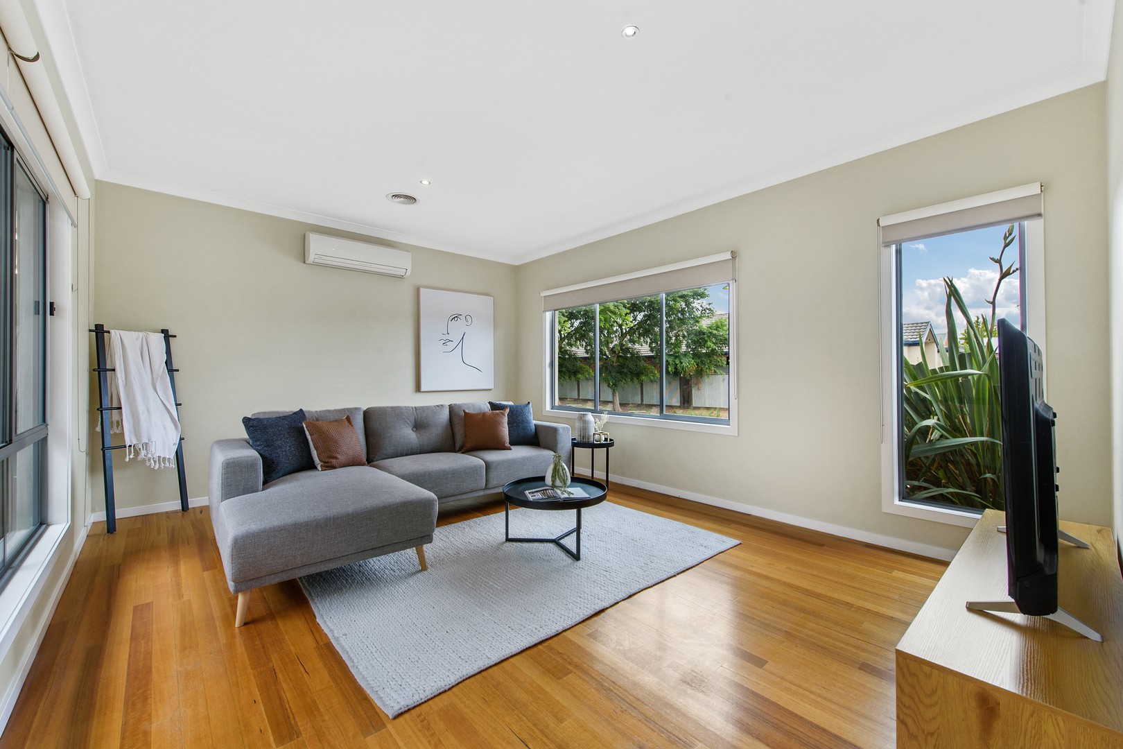 1/10-12 Kooyong Way, Caroline Springs, VIC 3023, Caroline Springs - Thumbnail 2