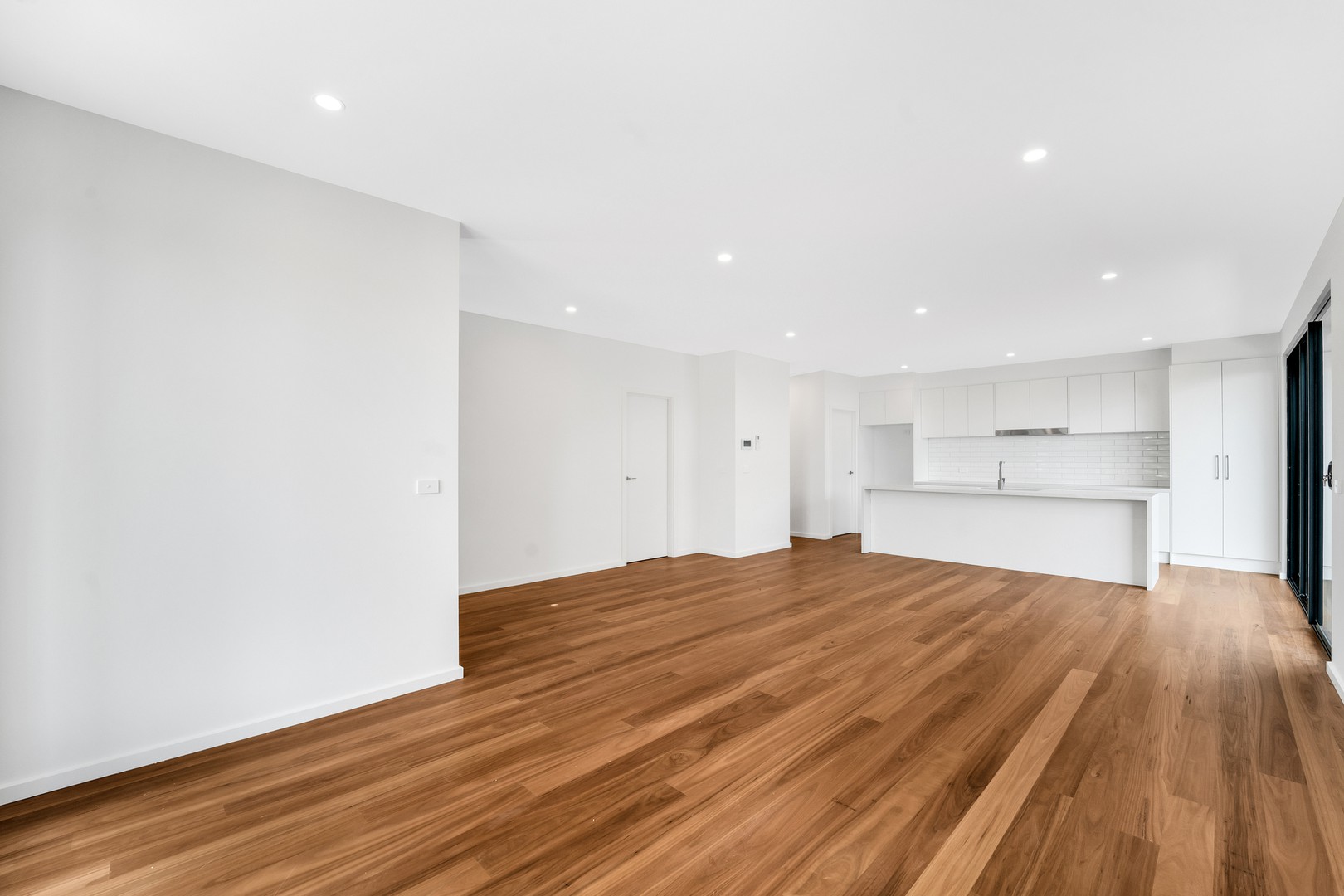 1 & 10/15-17 Kenilworth Street, Reservoir, VIC 3073 - Thumbnail 1 - 11/10/2021