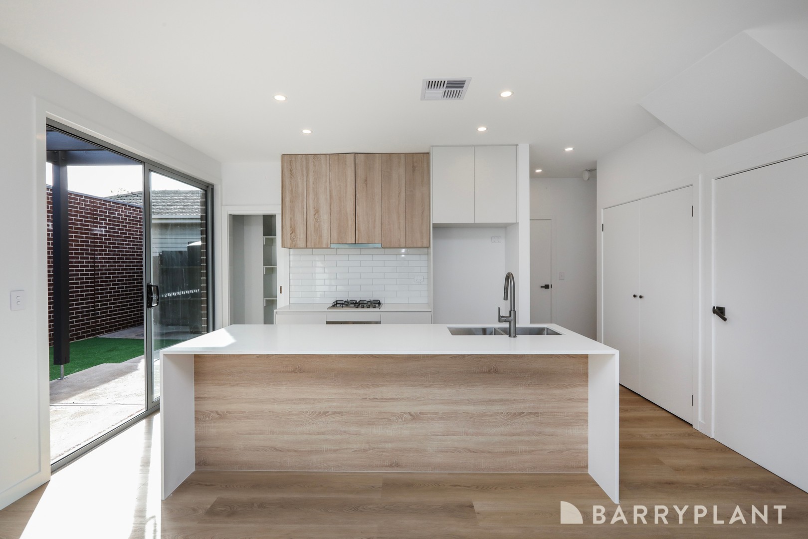 1/10 Armstrong Street, Sunshine West, VIC 3020, Sunshine West - Thumbnail 3
