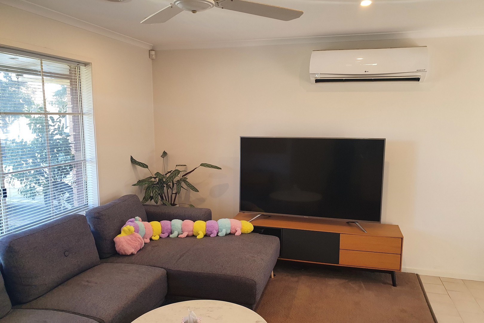 1/10 Cabot Drive, Epping, VIC 3076, Epping - Thumbnail 2