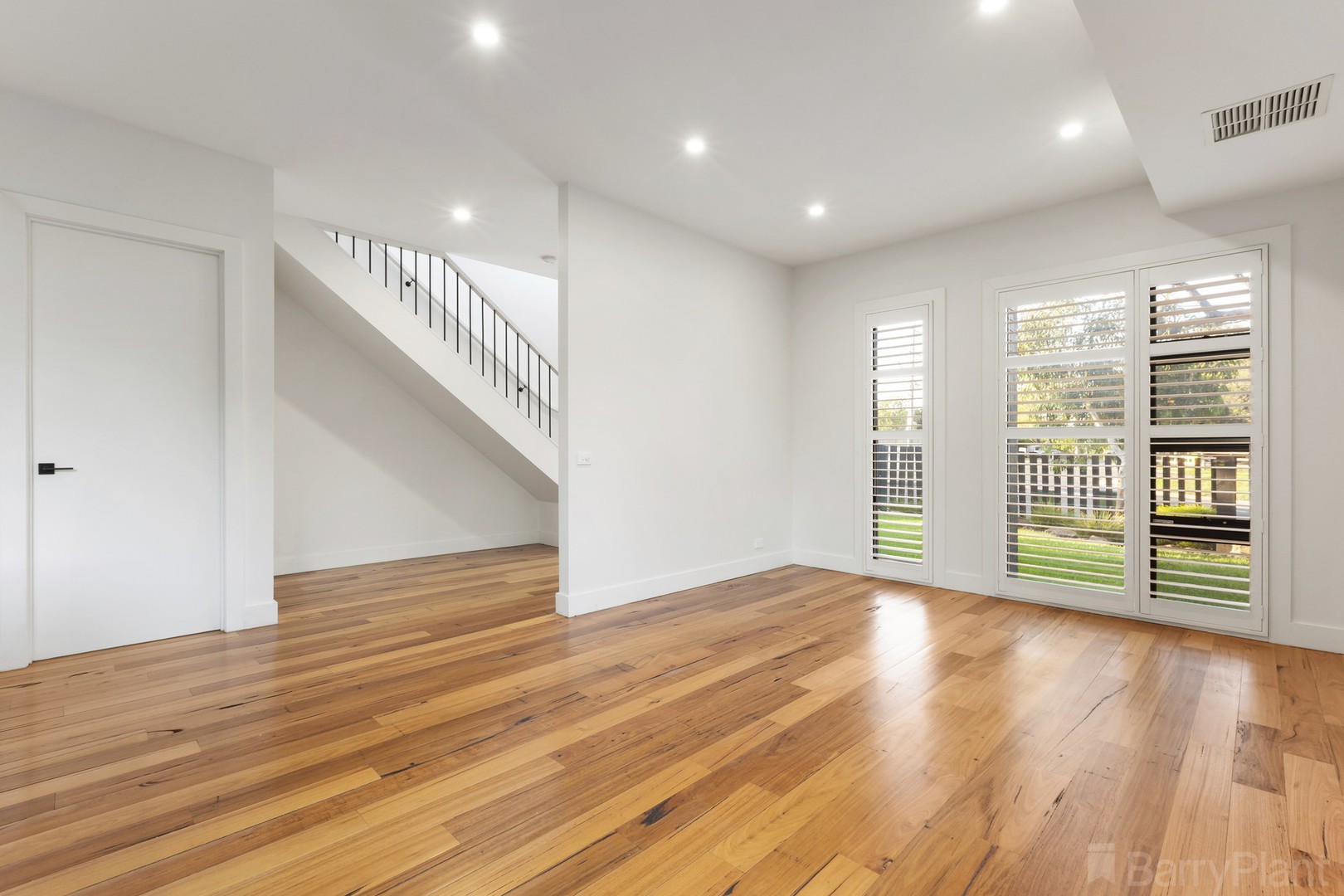 1/10 Canterbury Road, Heathmont, VIC 3135, Heathmont - Thumbnail 2