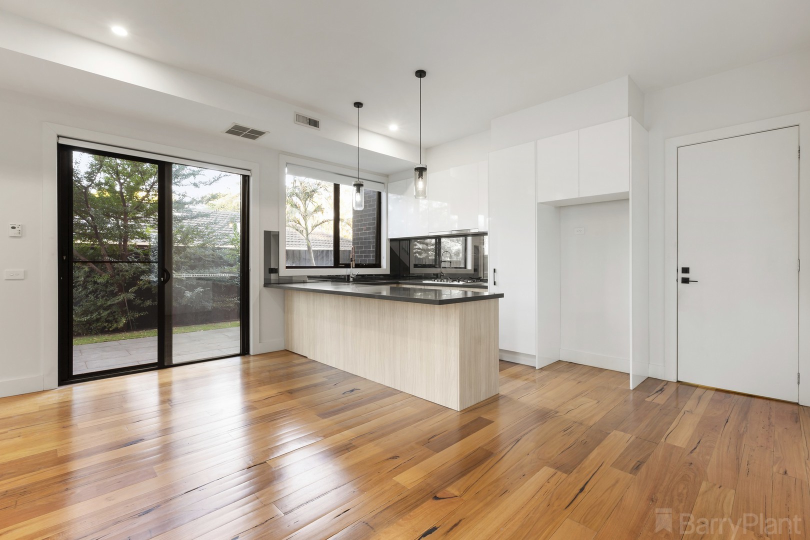 1/10 Canterbury Road, Heathmont, VIC 3135, Heathmont - Thumbnail 3