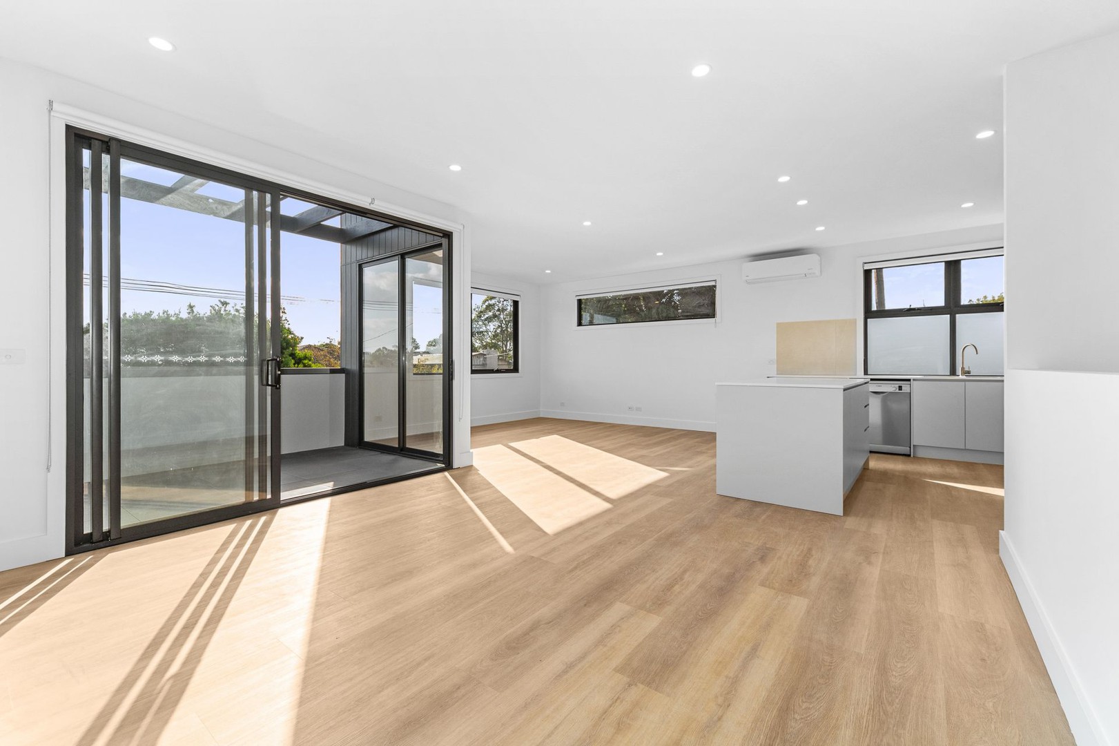 1/10 Frawley St, Frankston, VIC 3199 - Thumbnail 1 - 07/05/2025