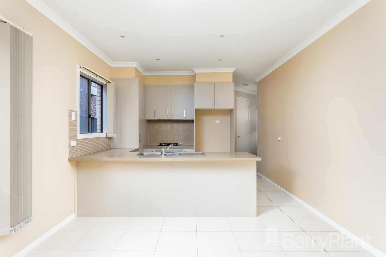 1/10 Gilmore Grove, Point Cook, VIC 3030, Point Cook - Thumbnail 2