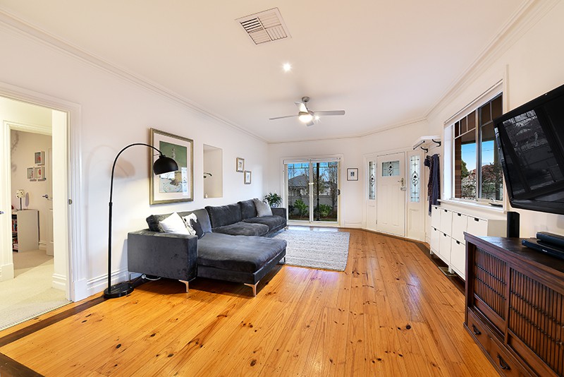 1/10 Haldane  Road, Niddrie, VIC 3042 - Thumbnail 2 - 01/02/2024