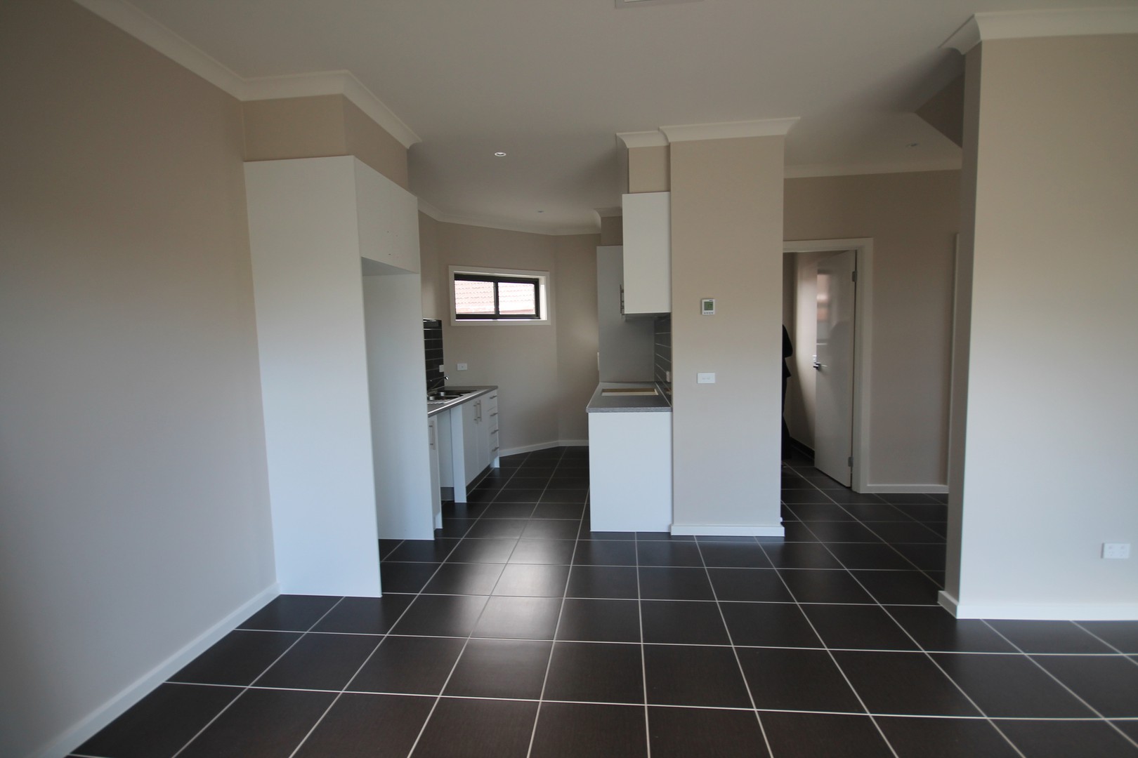 1/10 Hosken Street, Reservoir, VIC 3073, Reservoir - Thumbnail 2