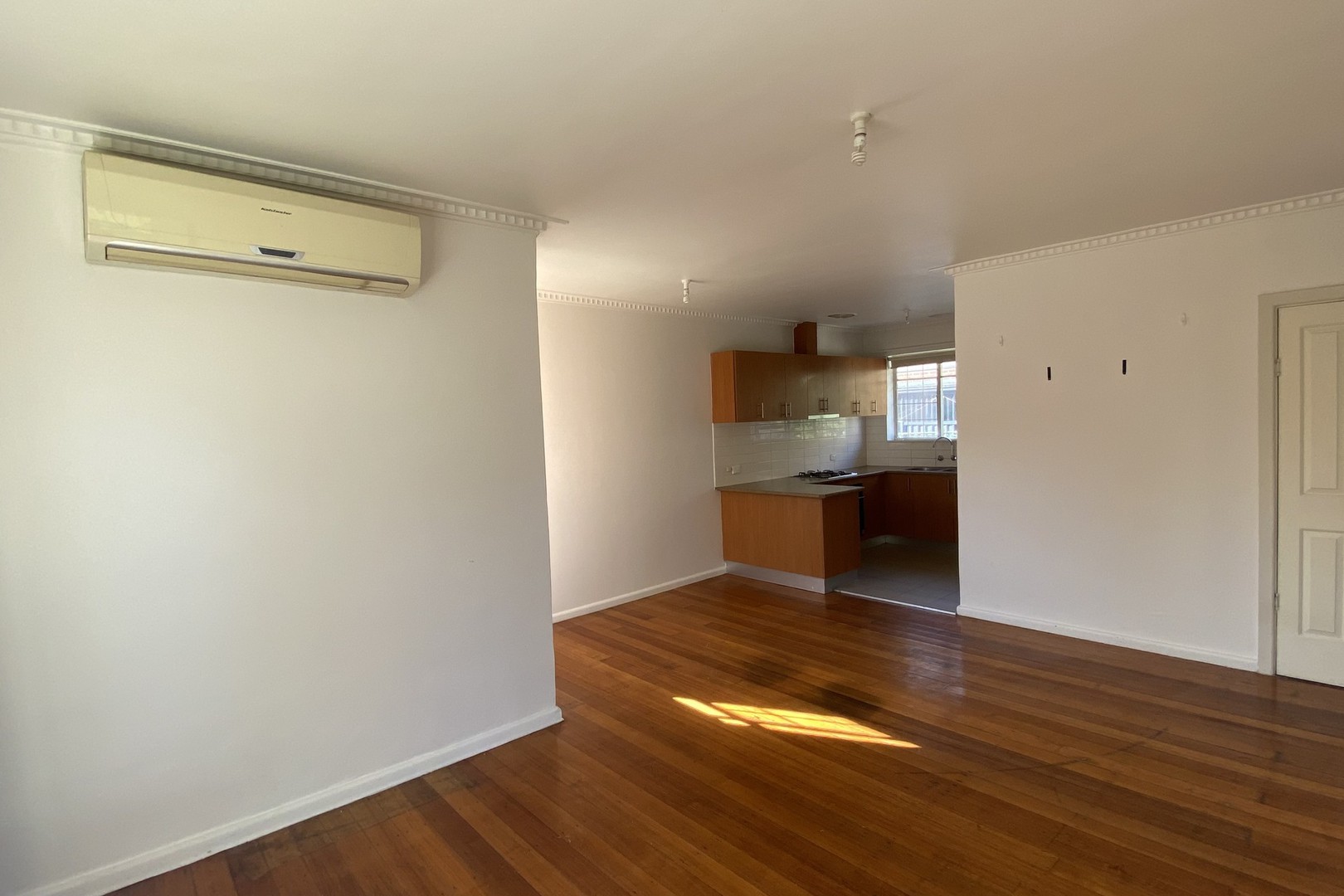 1/10 Johnson Street, Reservoir, VIC 3073, Reservoir - Thumbnail 2